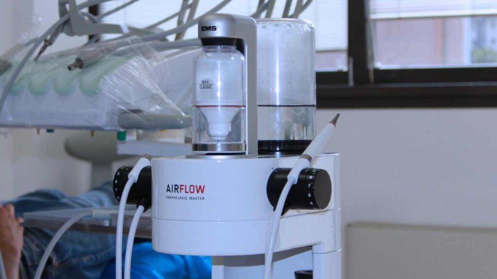 Igiene Orale con la Tecnica GBT: La Soluzione Ideale per Denti Sensibili 2 pulizia denti trenti_igiene dentista