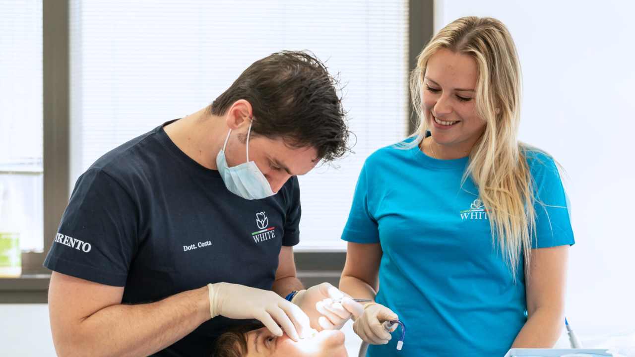 Igiene Orale con la Tecnica GBT: La Soluzione Ideale per Denti Sensibili 9 dottor costa trento