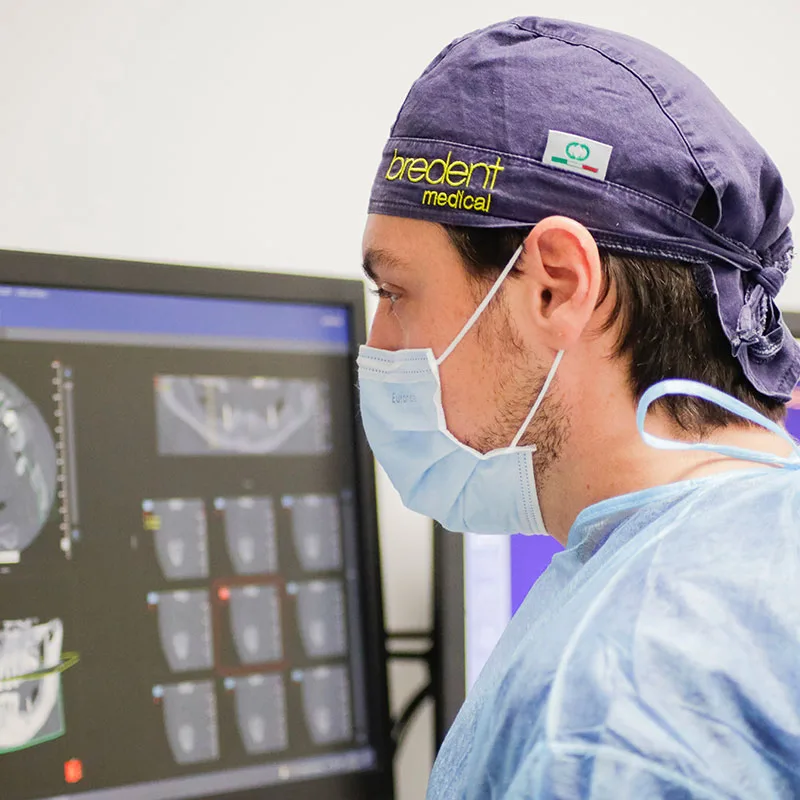 Impianto zigomatico Trento - soluzione per pazienti con osso insufficiente presso Studi Odontoiatrici WHITE